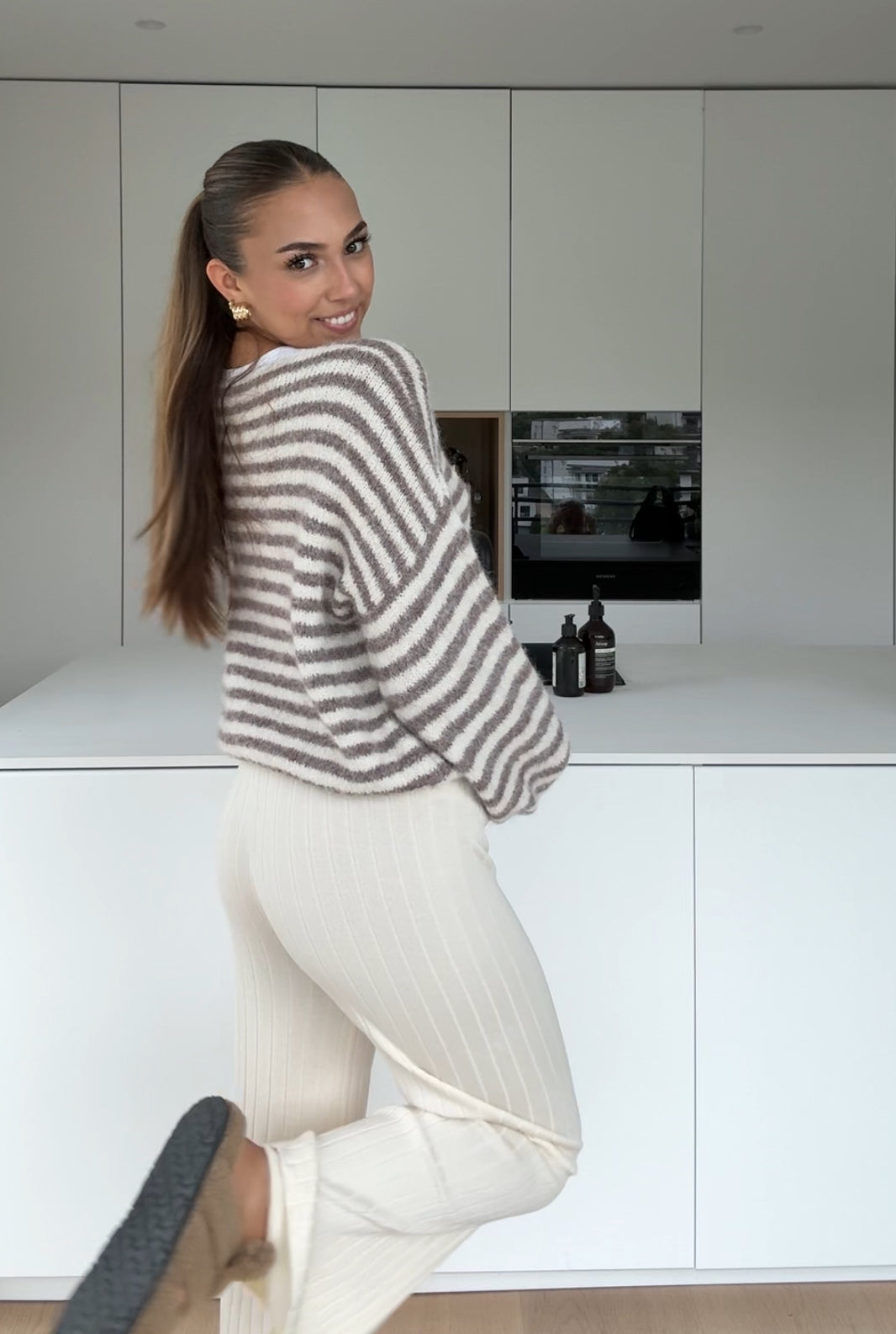 CARDIGÁN RAYADO COLOR TAUPE