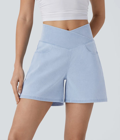 Shorts denim cintura alta con bolsillos, corte en A, pierna ancha y acabado lavado