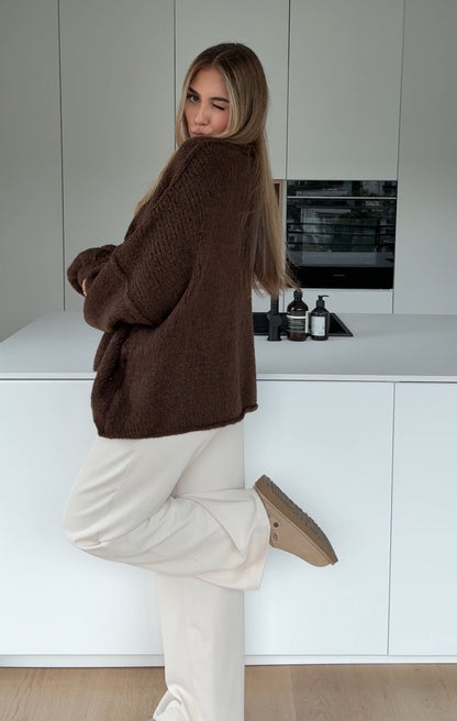 CARDIGÁN CLÁSICO GRUESO CHOCOLATE OSCURO