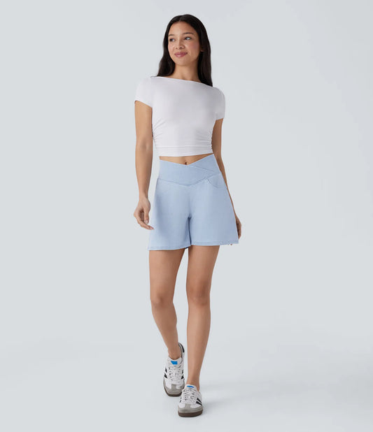 Shorts denim cintura alta con bolsillos, corte en A, pierna ancha y acabado lavado