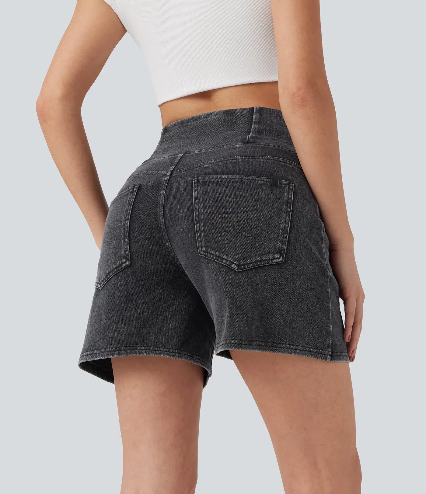 Shorts denim cintura alta con bolsillos, corte en A, pierna ancha y acabado lavado