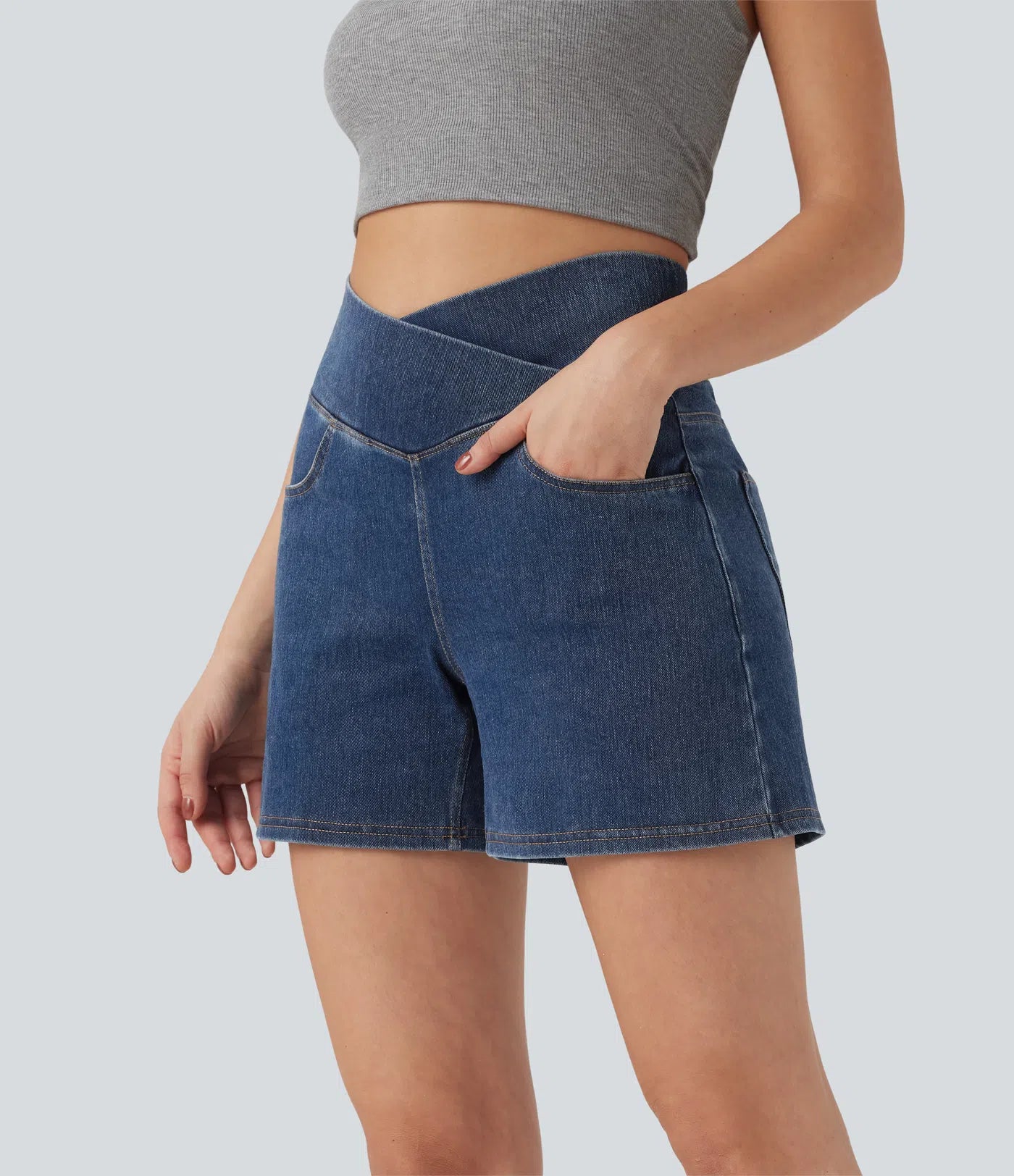 Shorts denim cintura alta con bolsillos, corte en A, pierna ancha y acabado lavado