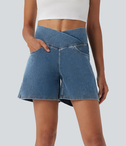 Shorts denim cintura alta con bolsillos, corte en A, pierna ancha y acabado lavado