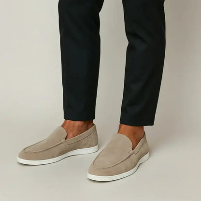 Elegantes mocasines de ante