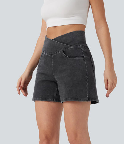 Shorts denim cintura alta con bolsillos, corte en A, pierna ancha y acabado lavado