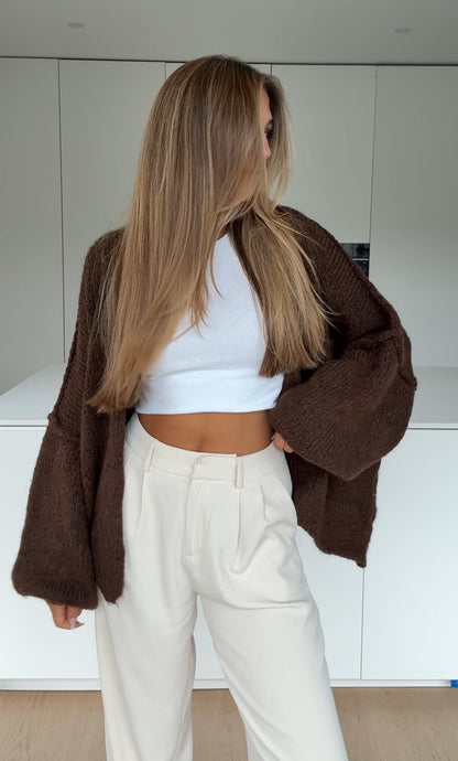 CARDIGÁN CLÁSICO GRUESO CHOCOLATE OSCURO