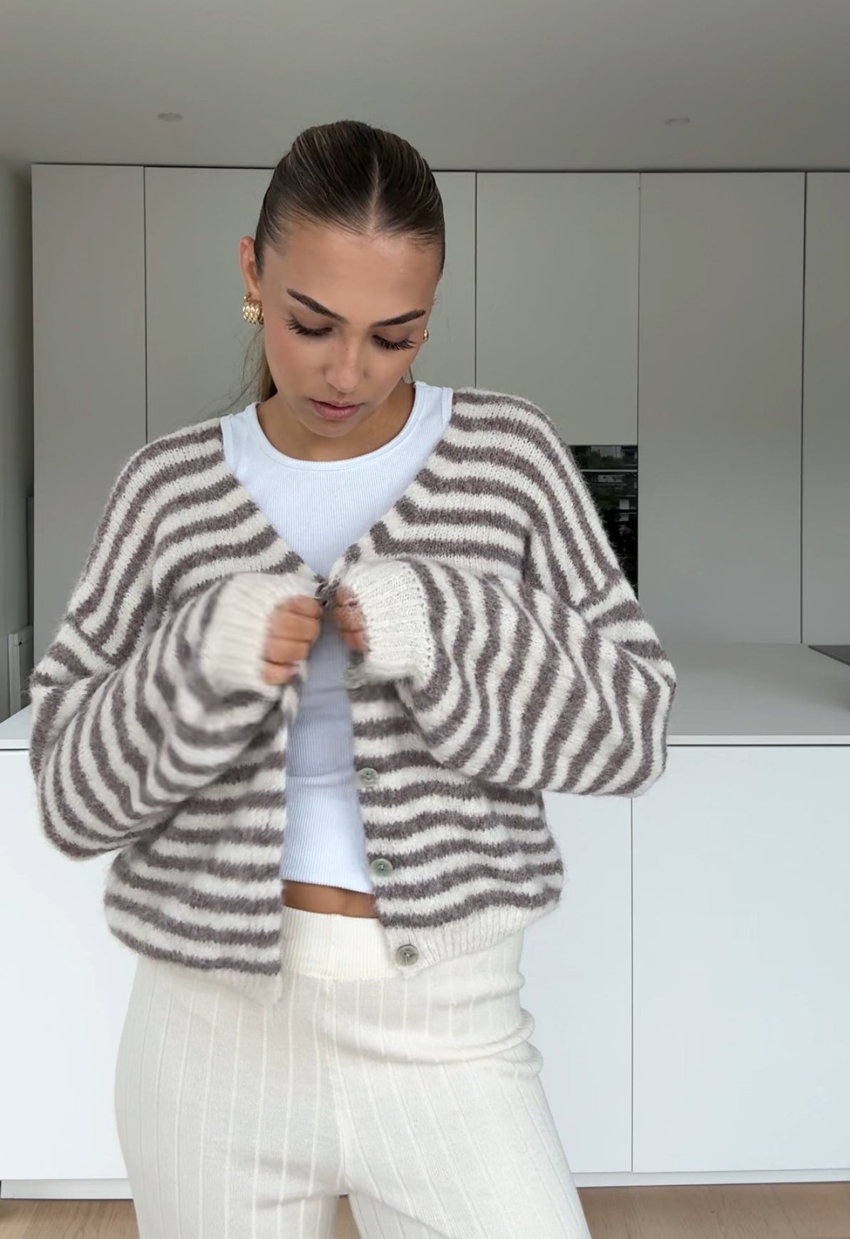 CARDIGÁN RAYADO COLOR TAUPE