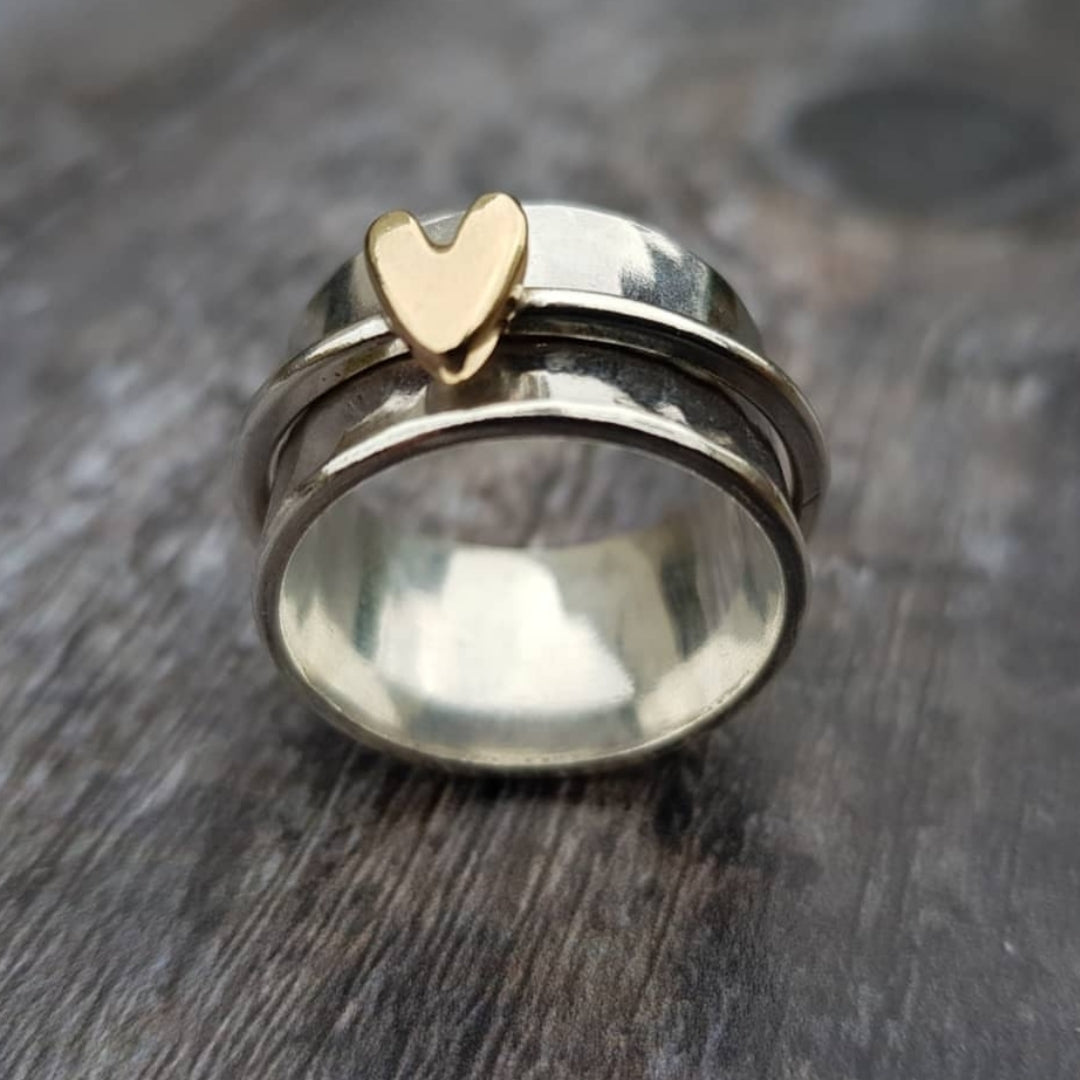 Melisa – Anillo de plata con corazón dorado