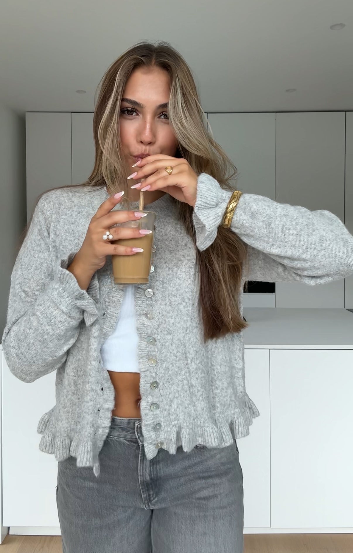 CARDIGÁN VOLANT GRIS