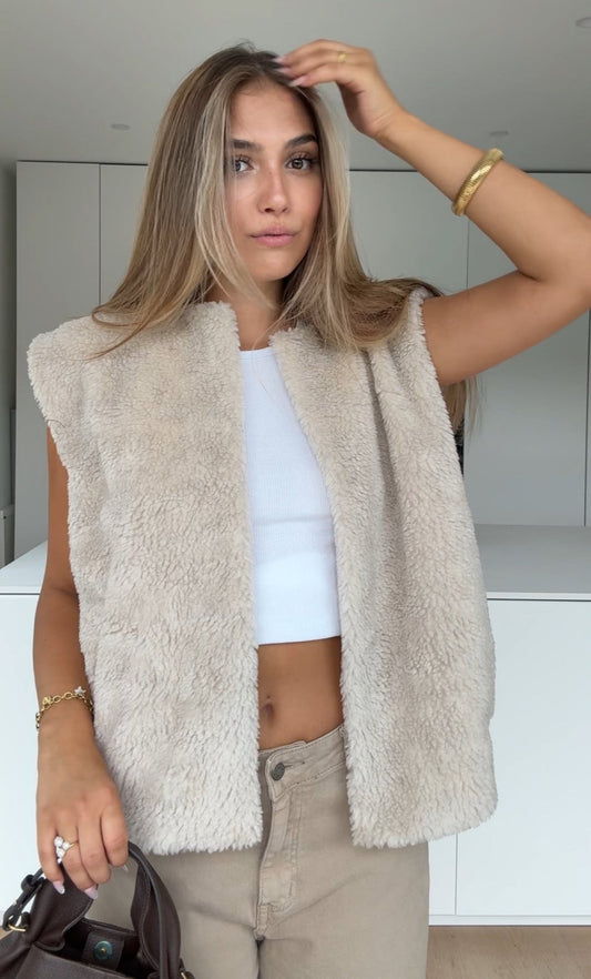 CHALECO TEDDY CREMOSO