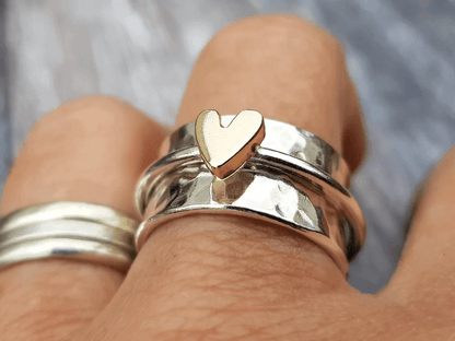 Melisa – Anillo de plata con corazón dorado