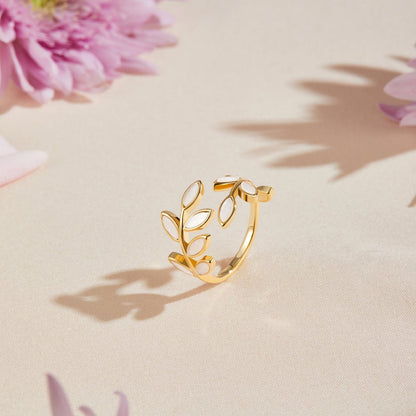 Serena – Anillo con hoja dorada