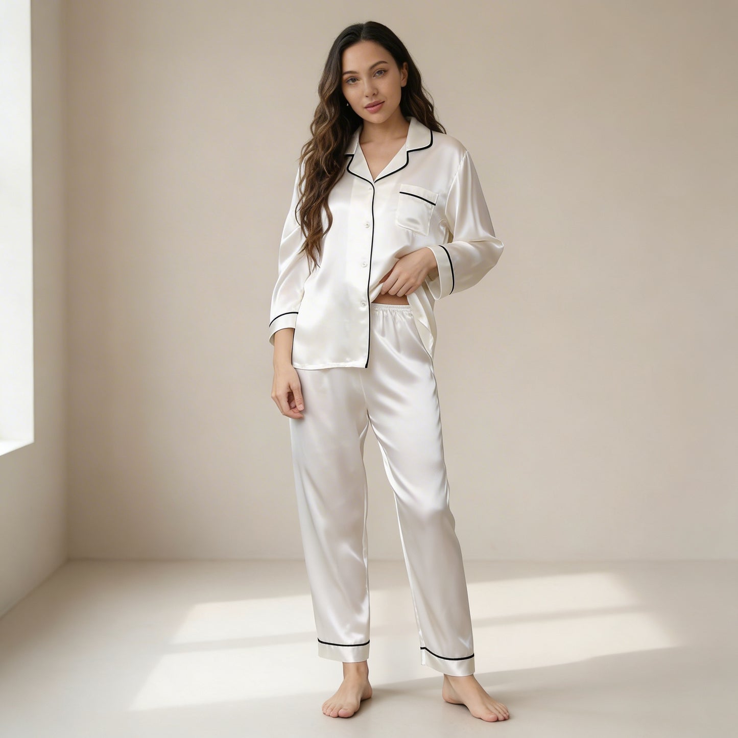 Pijama con detalles en seda pura, 2 piezas