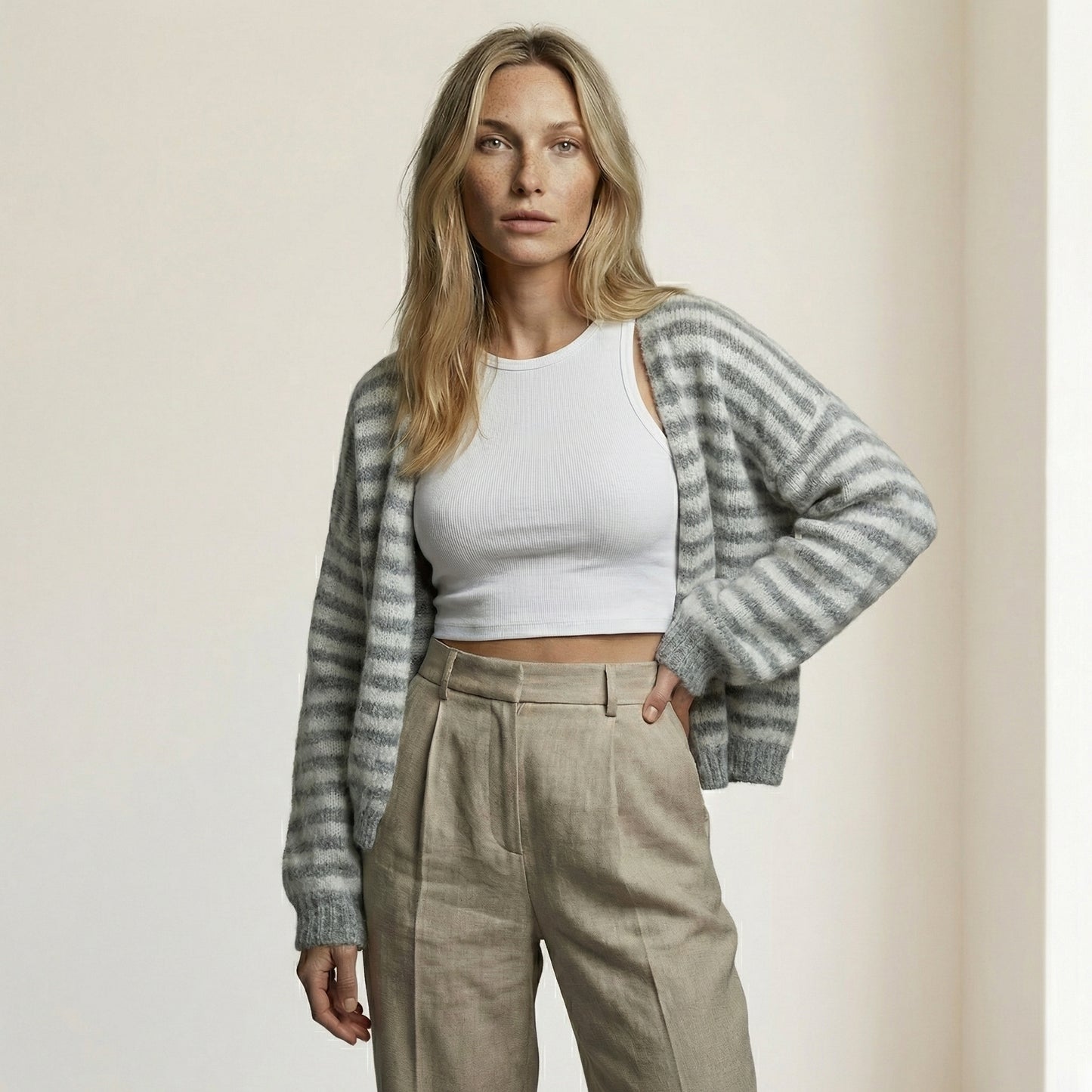 CARDIGÁN A RAYAS GRIS