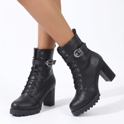 Elegantes botines de tacón alto